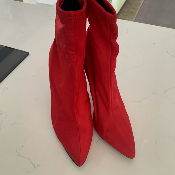 Red booties - Picture 7 of 8